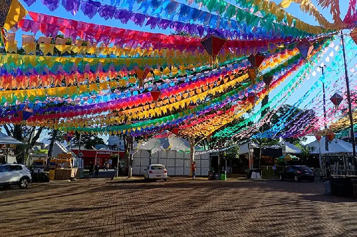 A Festa do Dinheiro Público: Quando a Máquina Municipal Antecipa o Palanque Eleitoral em Ibiporã