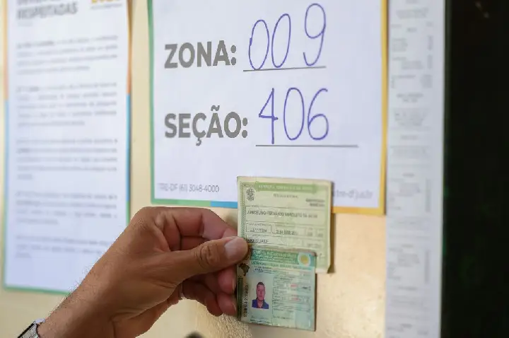 Advogado vê sabotagem à democracia em falta de transporte de eleitores