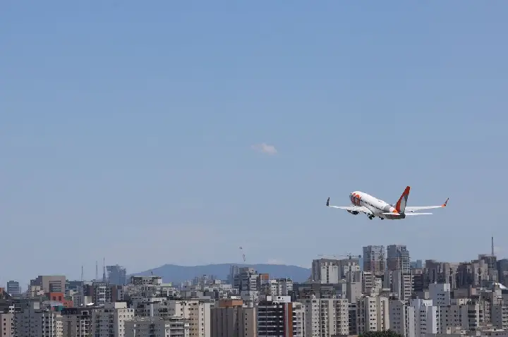 Anac estabelece regras mais restritivas para aviação em Congonhas (SP)