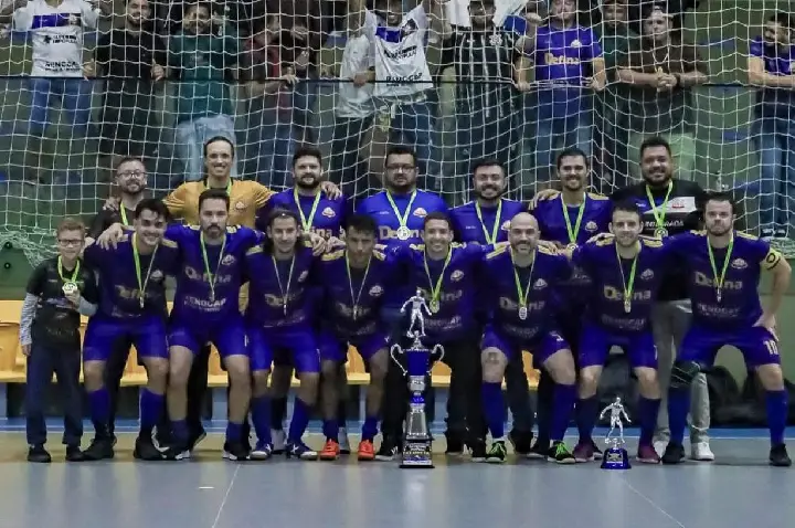 Atitude/Amigos do Cidão, conquista o título de Campeão de Futsal Amador de Ibiporã 
