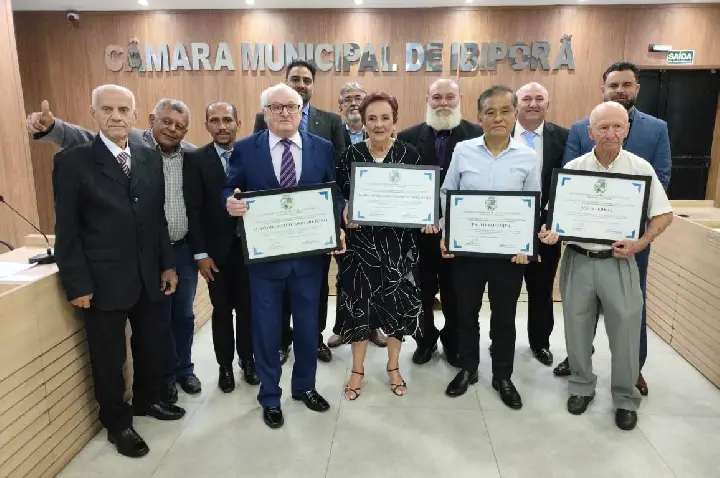 Câmara de Ibiporã entrega Títulos de Cidadania Honorária em noite de muita emoção
