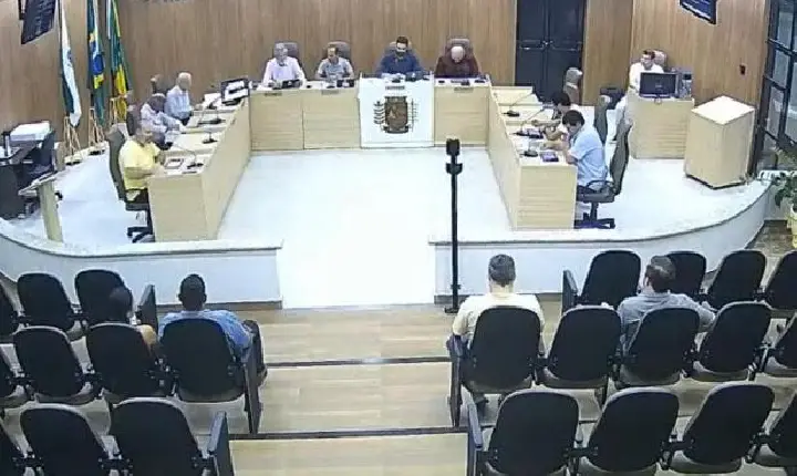 Câmara debate protocolo de afastamento contra Prefeito e Presidente do Legislativo em meio a sigilo judicial