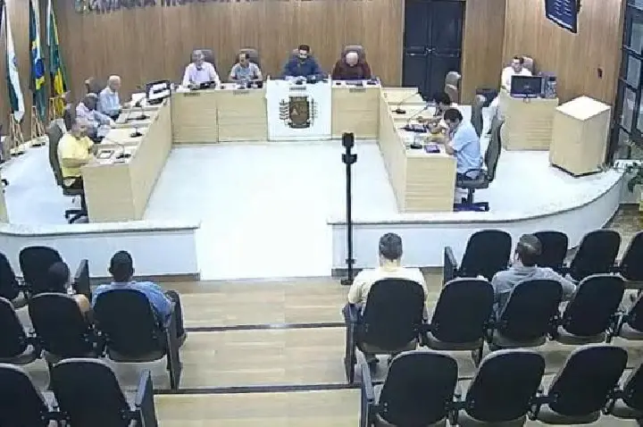 Câmara debate protocolo de afastamento contra Prefeito e Presidente do Legislativo em meio a sigilo judicial