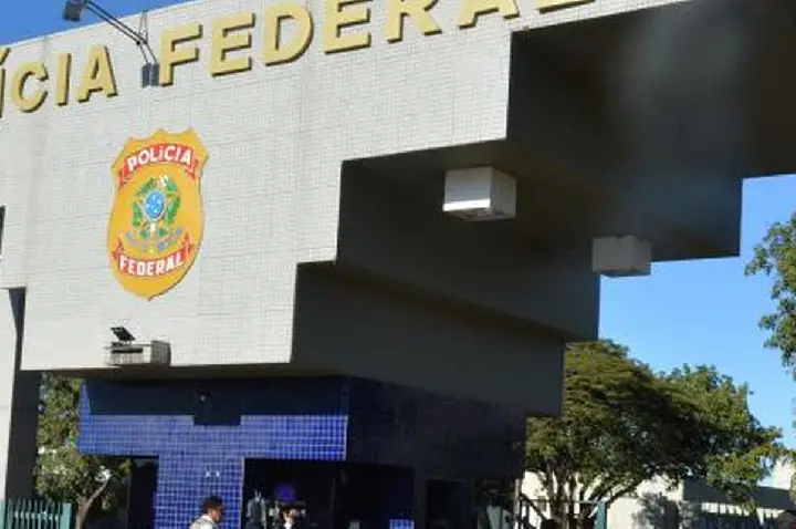 Delegados criticam afastamento de chefe da PF por decisão monocrática