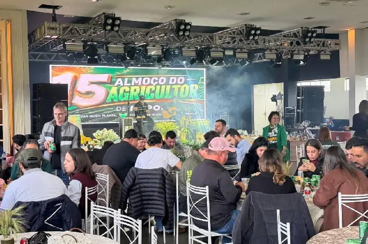 Depois do fiasco político na 15ª Festa do Agricultor, site oficial da prefeitura, descarta imagens de políticos oportunistas