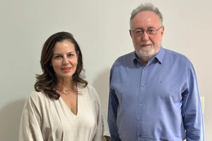 Deputado Tercilio Turini parabeniza a Bebê Clínica  pelos 40 anos de história e avanços na odontologia