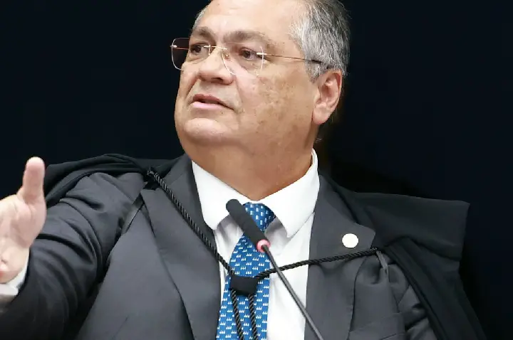 Dino anula emendas indicadas por dirigentes partidários sem mandato