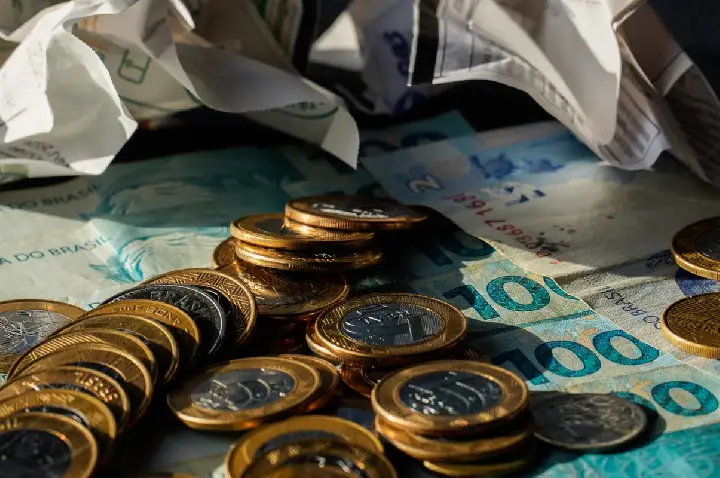 Economia cresce 0,7% em maio, puxada por consumo das famílias, diz FGV