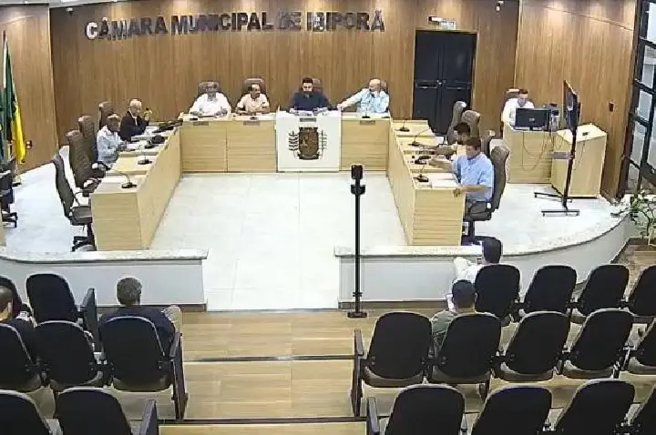 Engavetado Projeto que vetava apologia a drogas, bebidas alcoólicas, práticas criminosas, incitação e violência sexual em eventos públicos