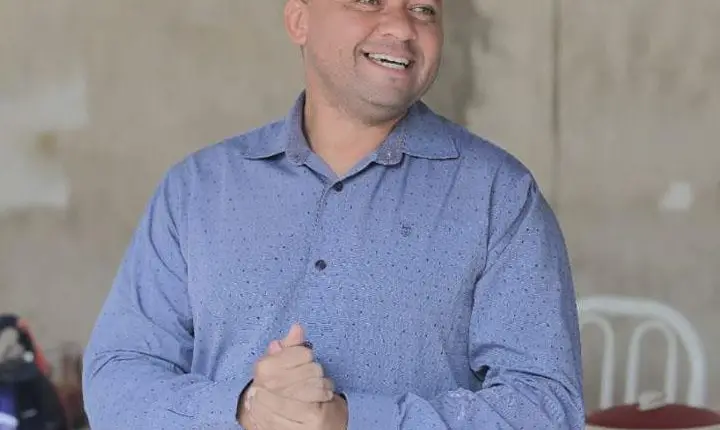 Ex vereador Kleber Machado ironiza posse de vice-prefeita, 