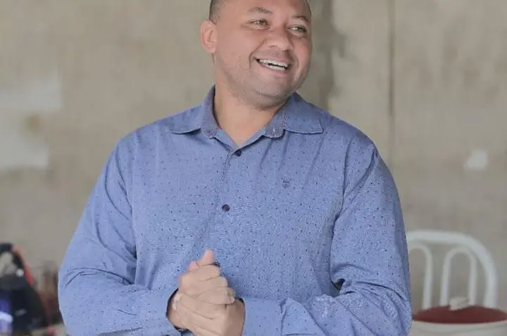 Ex vereador Kleber Machado ironiza posse de vice-prefeita, 