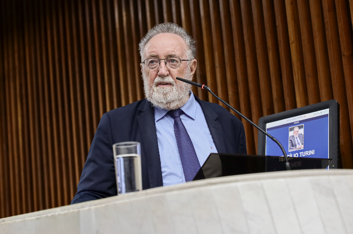 Faculdades de Medicina são fundamentais no desenvolvimento, defende Tercílio Turini