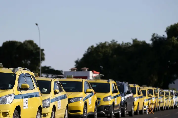 Governo autoriza contrato de R$ 30 bi para motoristas de aplicativos