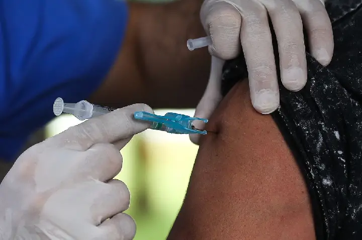 Gripe: Anvisa aprova nova vacina com 73% de eficácia 