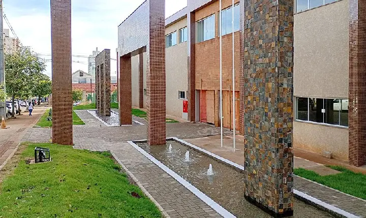 Ibiporã da mídia tecnológica e a realidade sucateada desta administração