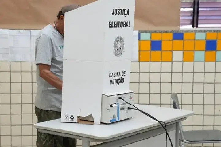 Mais de 1,77 milhão de eleitores faltam às urnas no Paraná e acendem alerta para o segundo turno presidencial
