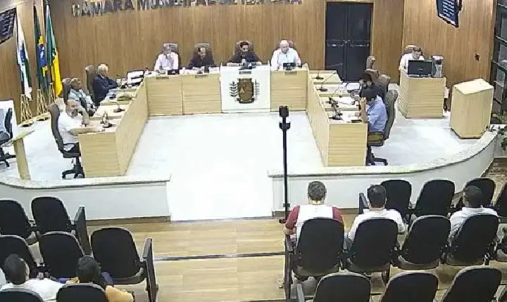 Milagres Eleitorais: A Concessão da Fé e o Pacto de Família em Ibiporã