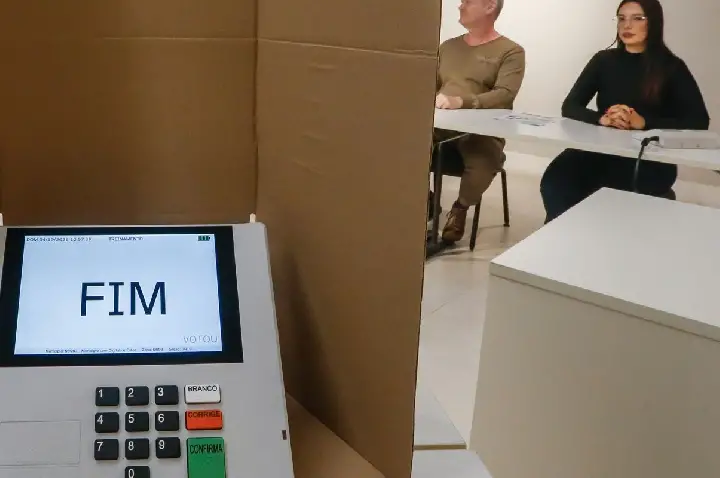 Novas tecnologias levam Justiça Eleitoral a reforçar regras de votação