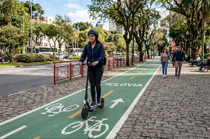 O Fantástico Mundo de Ibiporã: Onde a Tomada é Subterrânea e a Conta é do Povo