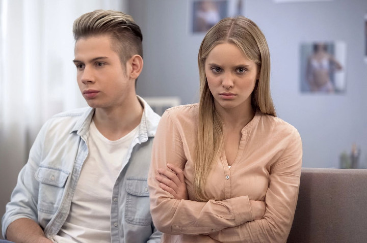 O outro te culpa por tudo? Isso tem nome!