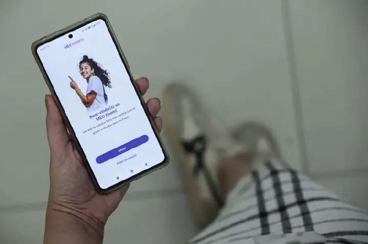 Participantes do Enem podem estudar por aplicativo do MEC