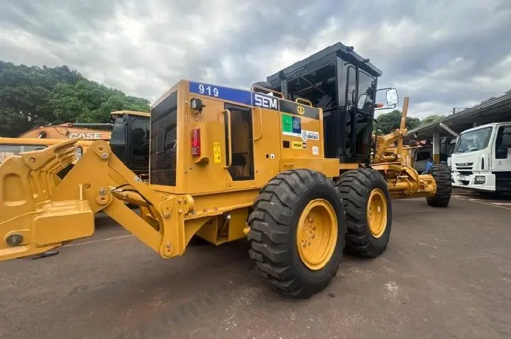 Prefeitura recebe novas máquinas para reforçar infraestrutura e setor agrícola