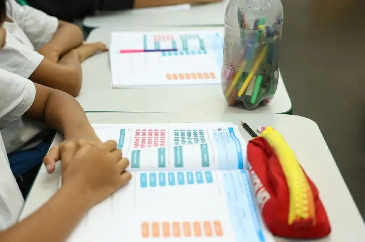 Programa de bolsas vai incentivar formação para a educação básica