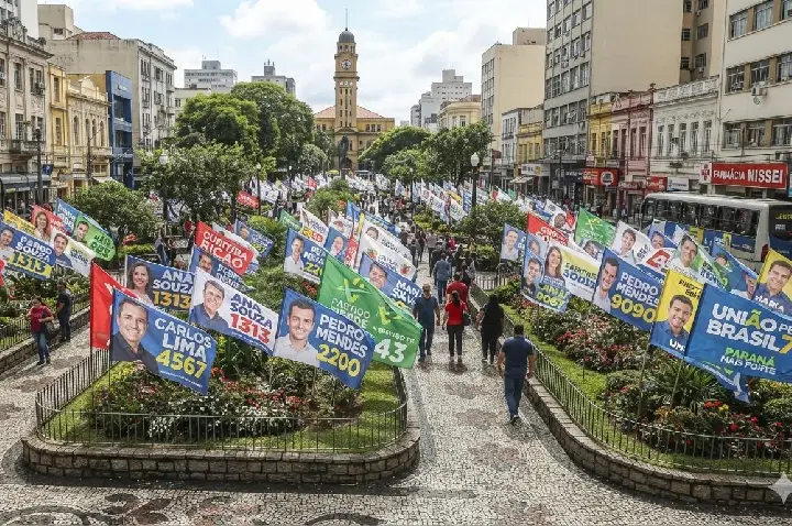 Quase 600 candidatos disputam uma cadeira na Assembleia Legislativa do Paraná