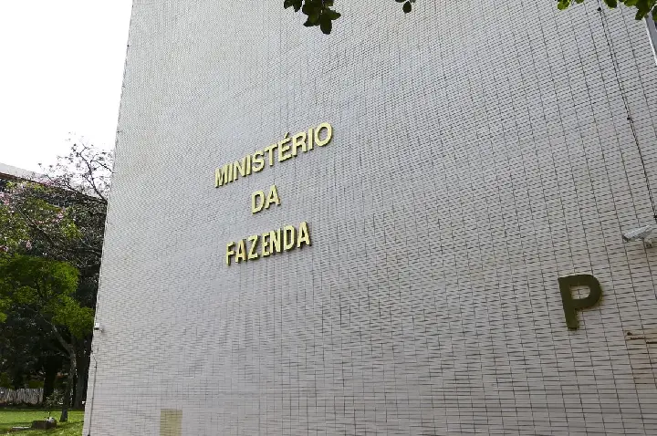 Reforma tributária: governo regulamenta cobrança da CBS e do IBS