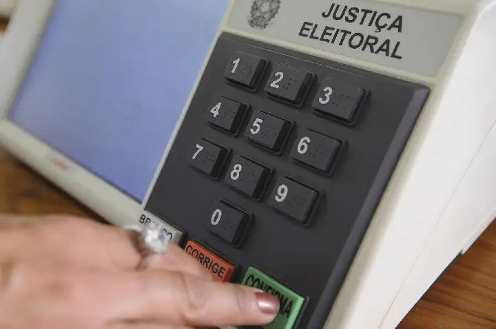 RJ: quase 13 milhões de eleitores estão aptos a votar no 1º turno