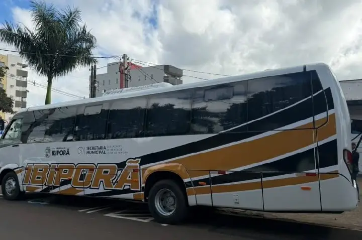 Secretaria de Esportes e Lazer de Ibiporã recebe micro-ônibus 0 km e eleva o patamar do apoio ao esporte loca