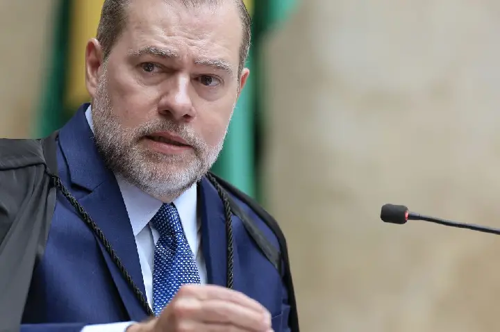 Toffoli vota para conceder 60 dias para big techs implementarem regras