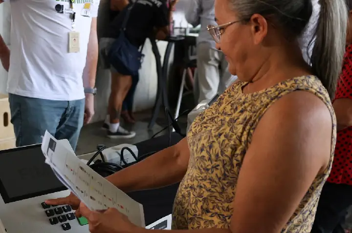 TRE-RJ distribui mais de 1 milhão de colas eleitorais para dia do voto