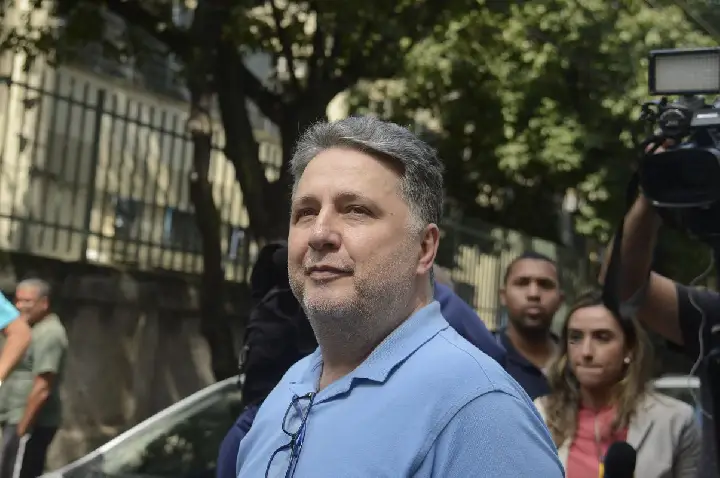 TSE anula votos de Garotinho, e Ruas vence governo do Rio no 1º turno 