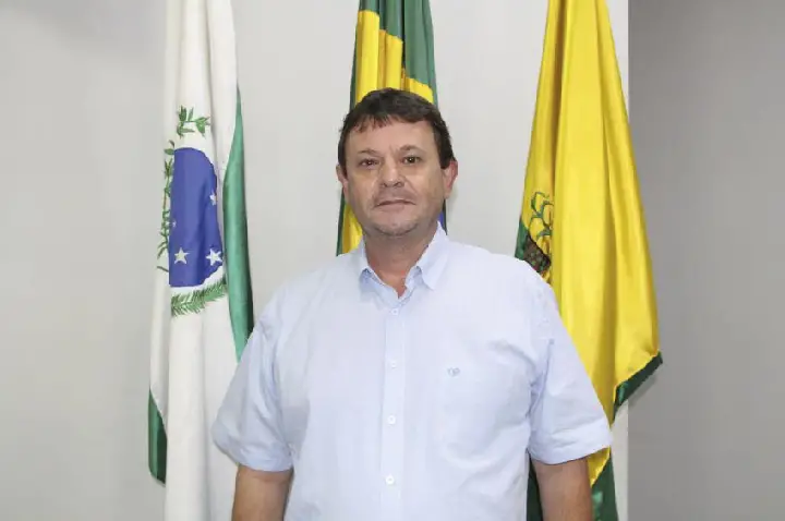 Vereador Pedro Chimentão usa tribuna para discurso vago na véspera da eleição e vira alvo de críticas em Ibiporã