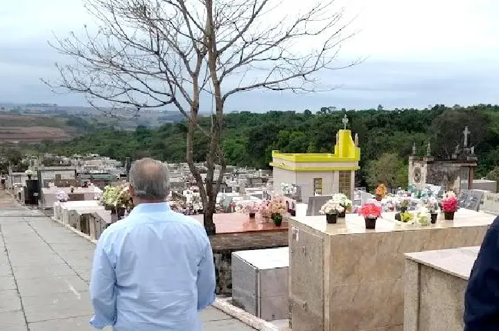 Vereador solicita estudo técnico para aumentar vagas para sepultamento no Cemitério Municipal