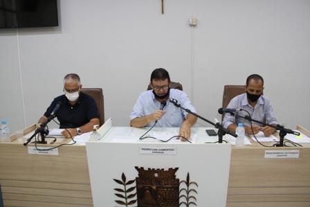 Câmara atropela “veto do prefeito” e aprova Lei que regulamenta locais e licenças para trabalhadores informais