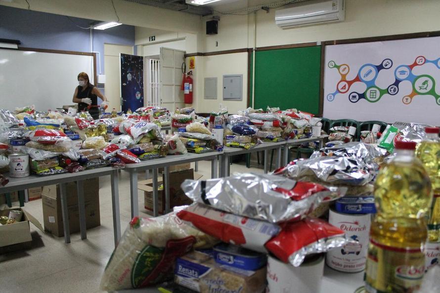 Lei garante alimentos da merenda a alunos com aulas suspensas por pandemia