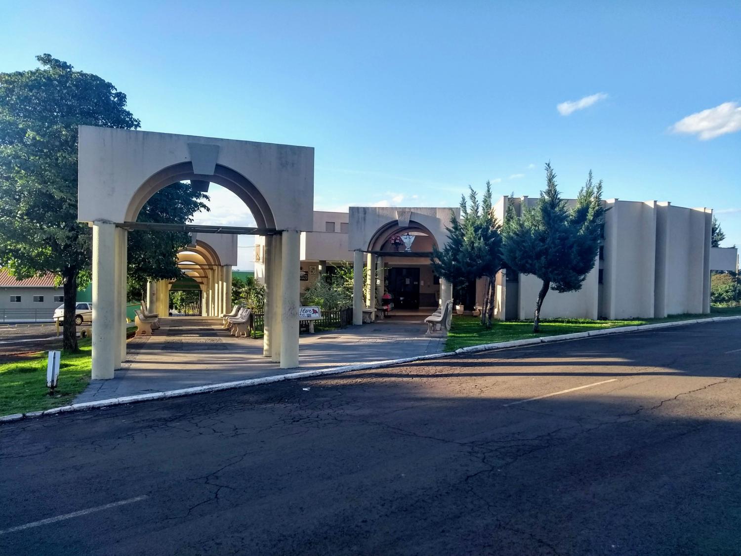 Cemitério municipal continua sendo alvo de furtos de imagens e placas de bronze