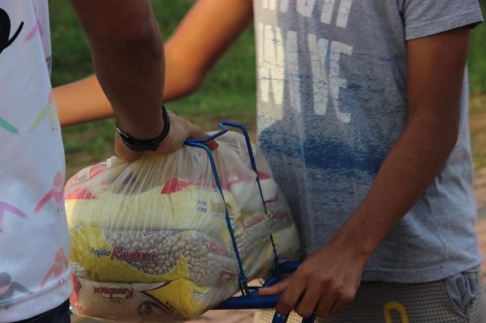 Prefeito corta merenda e cria Campanha para arrecadar alimentos