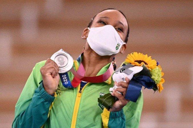 Rebeca Andrade é 1ª brasileira a ganhar duas medalhas em uma única edição das Olimpíadas