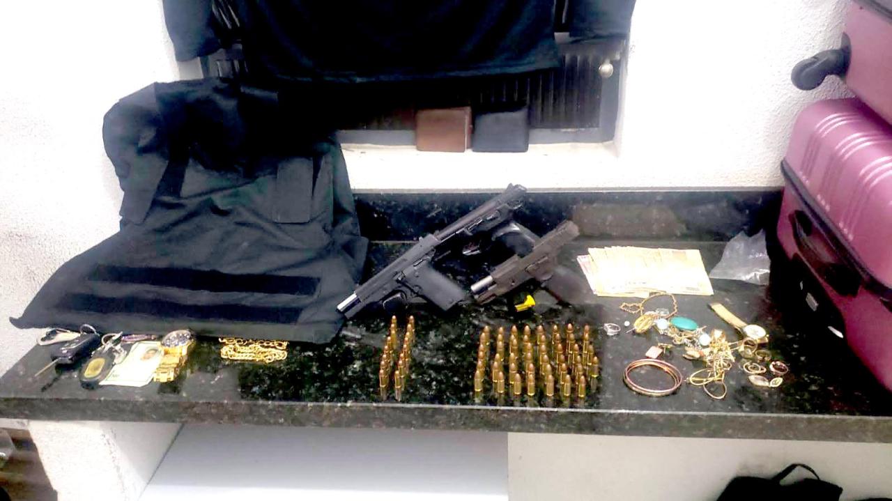 Após roubo a residência, policia aborda e prende quadrilha que praticava furtos