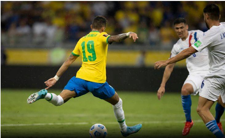 Raphinha dá show, e Brasil atropela o Paraguai pelas Eliminatórias
