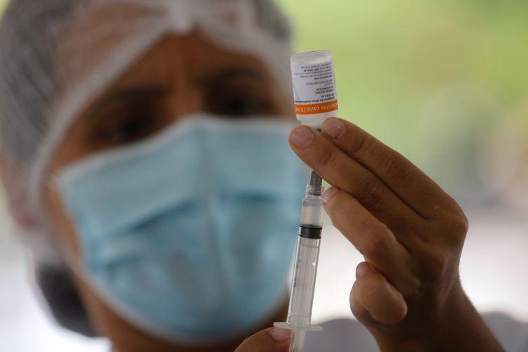 Secretaria de Saúde promove plantão para vacinas e exames