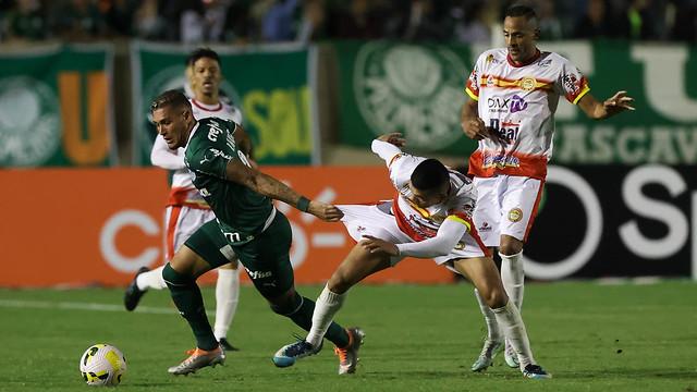 Com Café lotado, Palmeiras vence Juazeirense e classifica-se para as oitavas