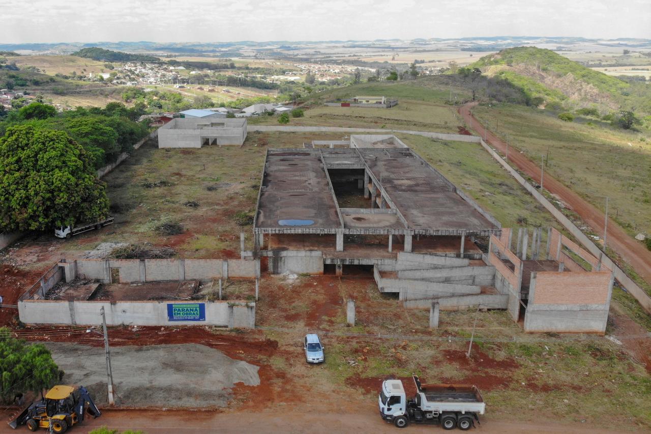 Obras do Centro de Educação Profissional de Ibiporã está devagar, quase parando