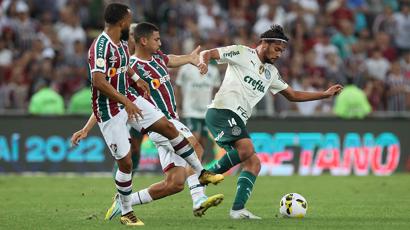 Com bicicleta de Rony, Palmeiras empata e se mantém na liderança