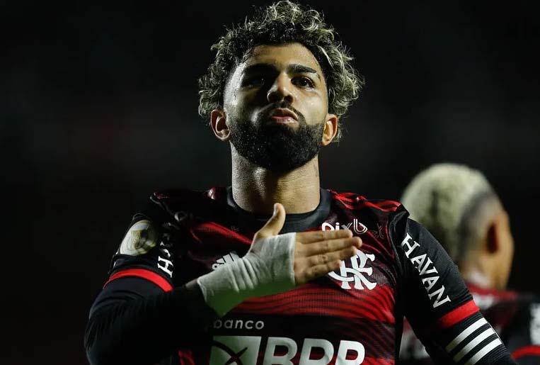 Flamengo vence o São Paulo no Morumbi e entra no G4 do brasileirão