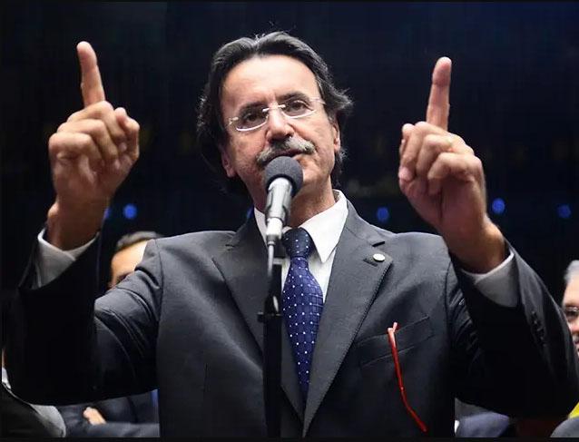 Nove candidatos à reeleição no PR têm muitas faltas não justificadas em comissões