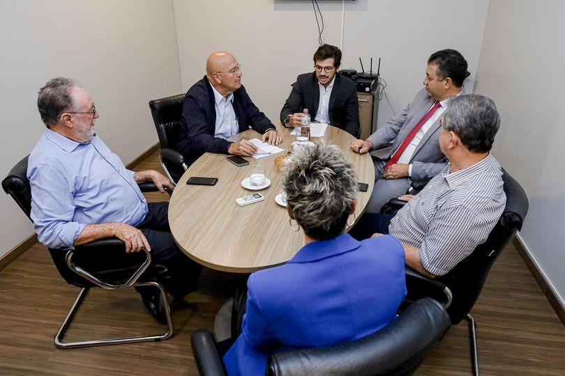 Deputado Tercílio Turini destaca importância de sede do Governo drante Exposição